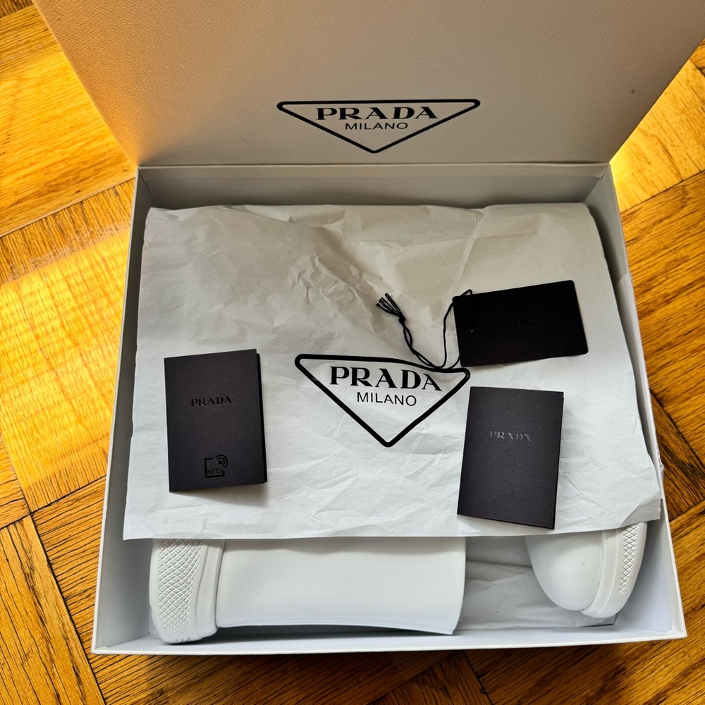 PRADA // RUBBER ANKLE RAIN BOOT - Picture 5 of 8